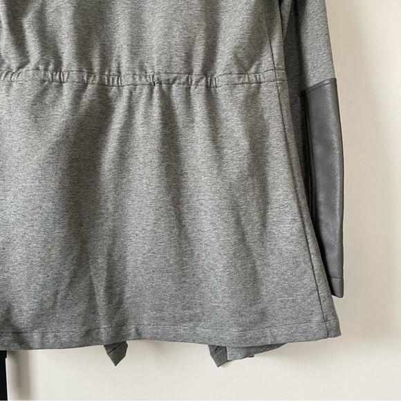 ✨NWT✨ BLANC NOIR Traveler Hooded Wrap Jacket in Heather Grey Black Sz Small - Picture 12 of 16